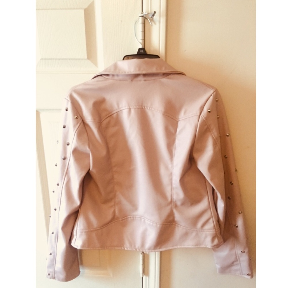 👄 LAST 1 FAUX LEATHER BLUSH  PINK STUDDED JACKET - Picture 6 of 7